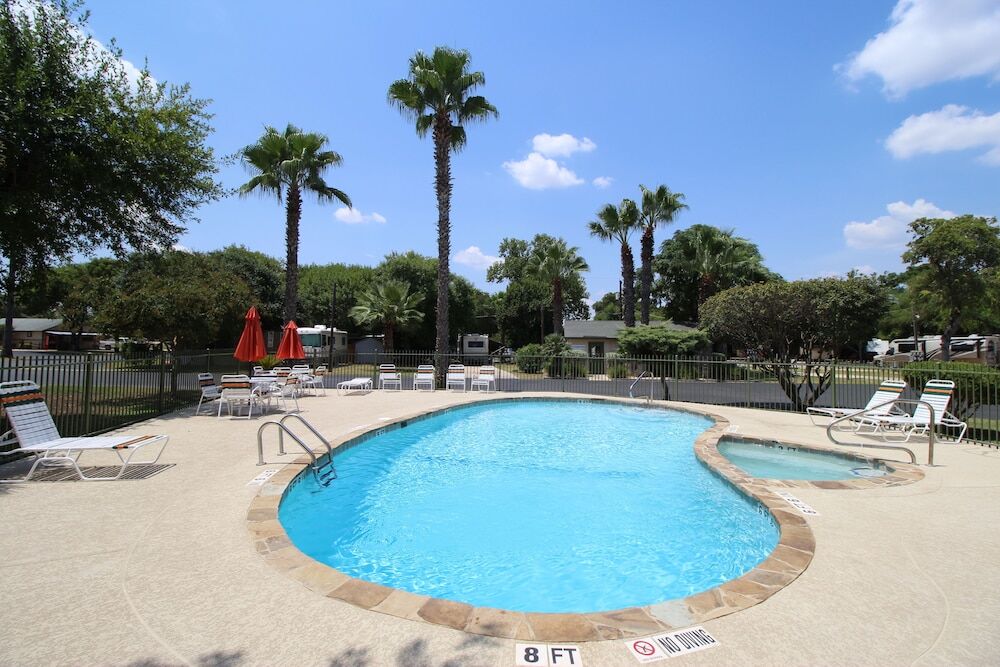 Travelers World Rv Resort ซานอันโตนิโอ ภายนอก รูปภาพ